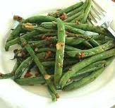 green beans with garlic chips